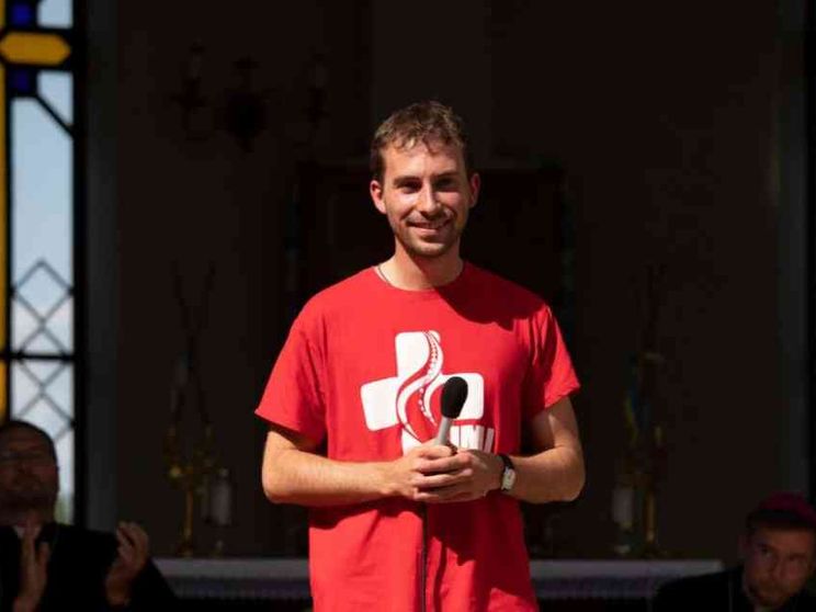 La guerra “nega” la Gmg ai maschi over 18. «Ma ci saranno ragazze e preti»