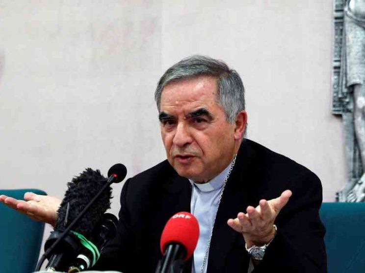 Becciu, ancora scontro accusa-difesa