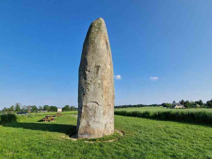 Il menhir e la cattedrale: in Bretagna il sasso incontra il sacro