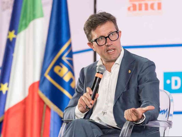 Nardella: «Caro-affitti e centro snaturato, a Firenze stop a nuovi b&b»