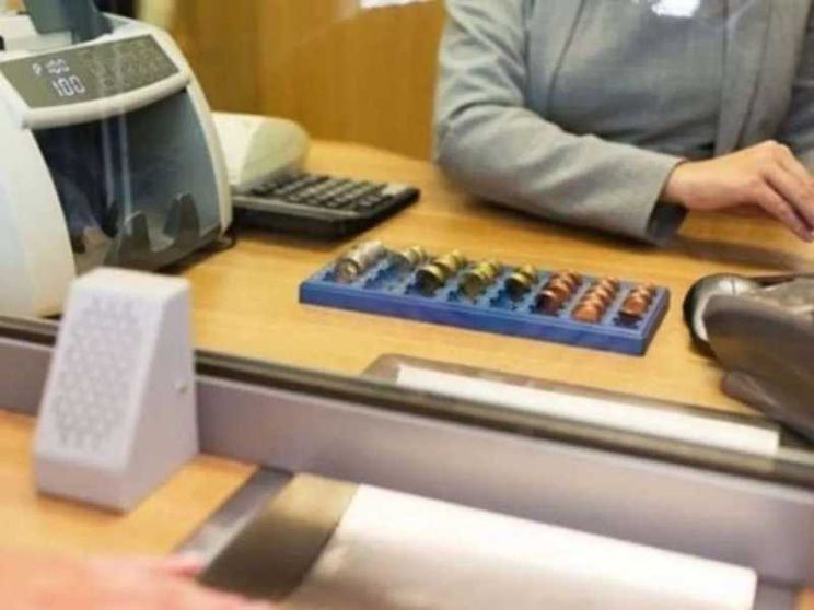Sempre meno gli sportelli bancari: 3.200 Comuni ne sono privi