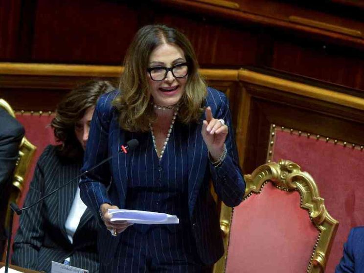 La maggioranza "salva" Santanchè sulla mozione di sfiducia