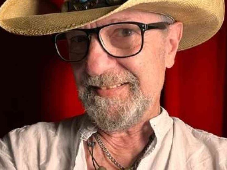 Caputo, la vita e la musica dentro un Sabato italiano