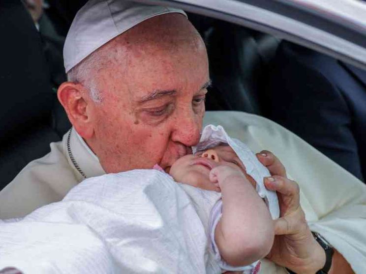 Papa Francesco alla Gmg: sogno un'Europa che accenda luci di speranza