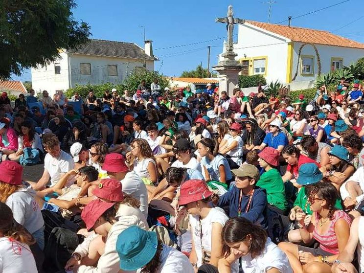 Silenzio, adorazione, confessioni: è il giorno della misericordia