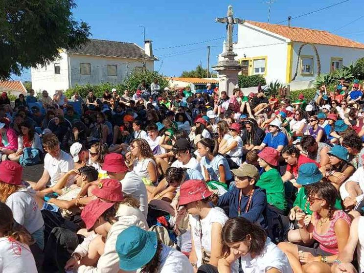 Silenzio, adorazione, confessioni: è il giorno della misericordia