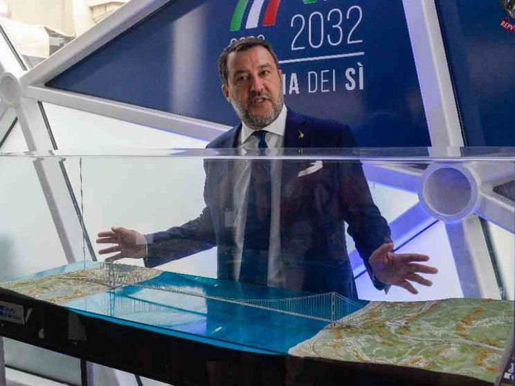 Ponte sullo Stretto, salta il tetto di 240 mila € alle retribuzioni
