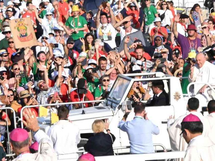 Il Papa ai giovani "Non temete". Prega per la pace. Prossima Gmg a Seul