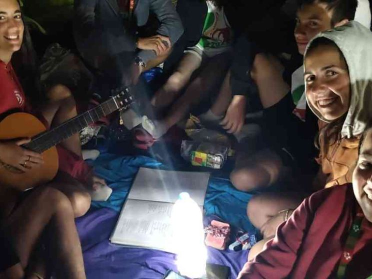 Chi dorme, chi canta, chi guarda il cielo: la notte della veglia alla Gmg