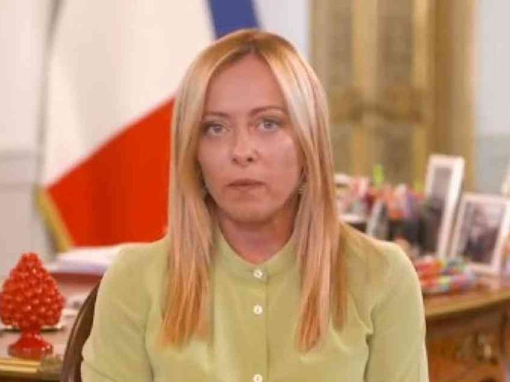 Le banche si rialzano in Borsa. Meloni: «Tassiamo un margine ingiusto»