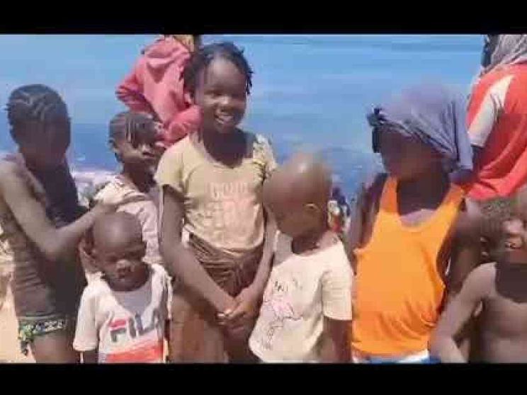 I migranti al confine: fateci tornare in Tunisia (che annuncia una soluzione)