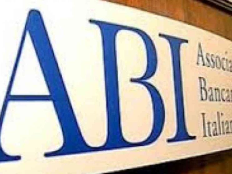 Financial Times: la tassa sulle banche mina la reputazione dell'Italia