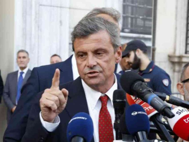 Calenda: sui salari dialogo storico ma la soglia minima a 9 euro è cruciale