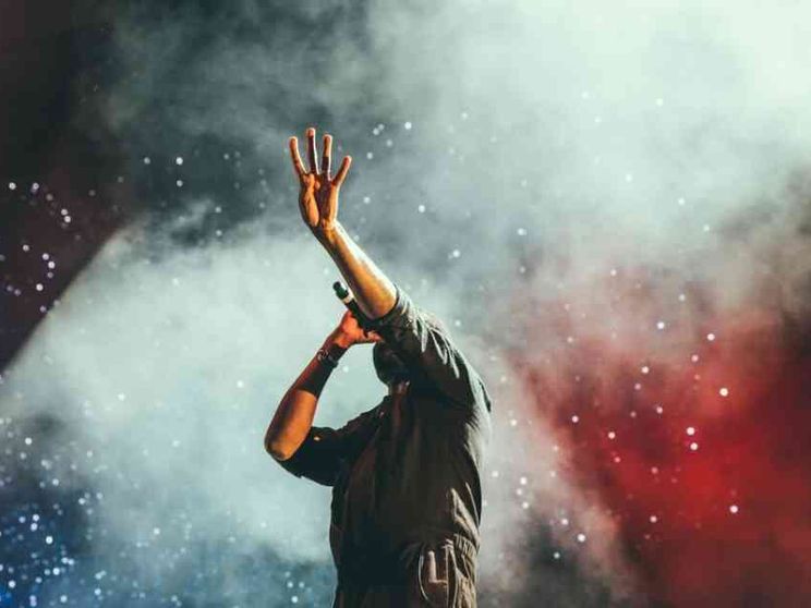 Le professioni davanti e dietro il palco