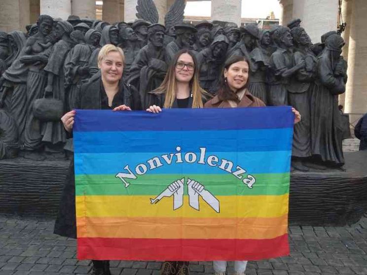 La Lituania nega l'asilo politico alla pacifista bielorussa Olga Karatch