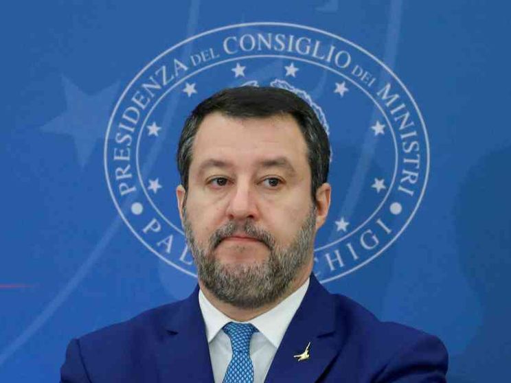 Salvini difende il generale: «No al Grande fratello». Lui lo ringrazia
