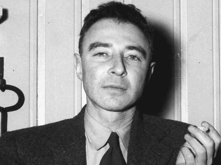 Chi era Robert Oppenheimer? Le ambiguità del padre della bomba atomica