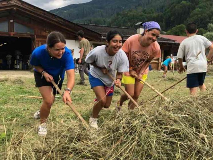 In 80 regalano l'estate ai poveri