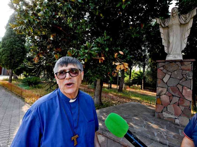 Due cugine stuprate dal "branco". Don Patricello: a Caivano tutte le povertà