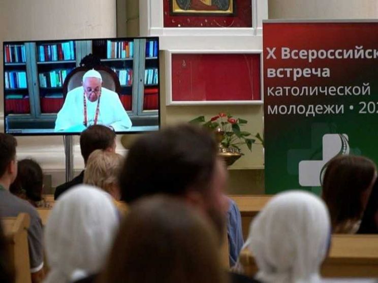 Ai giovani cattolici russi: "Siate artigiani di pace"