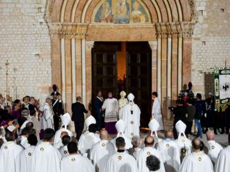 Perdonanza, Semeraro: è Cristo la «porta» attraverso cui passare