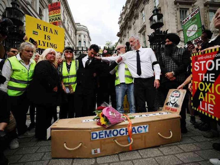 Londra regge, ma la protesta cresce: no alla più grande Ztl del mondo