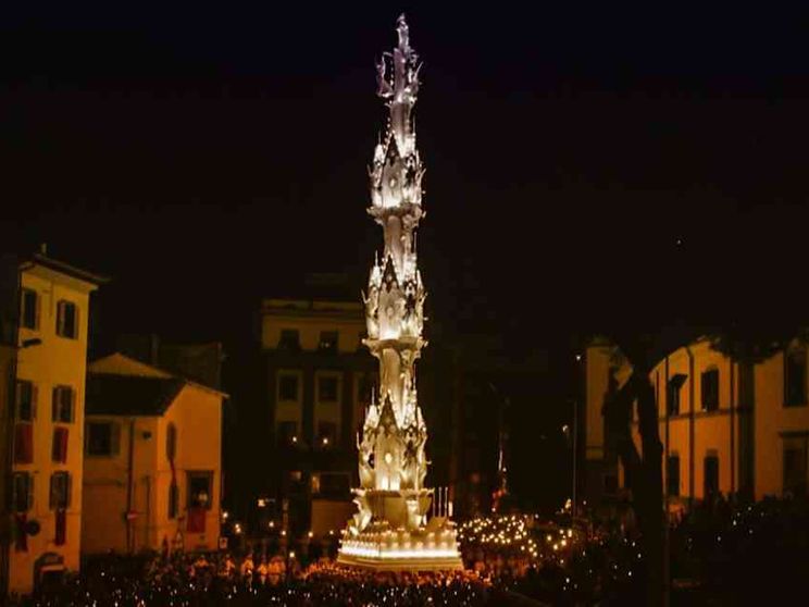 Il trasporto della Macchina di Santa Rosa a Viterbo in diretta su Tv2000