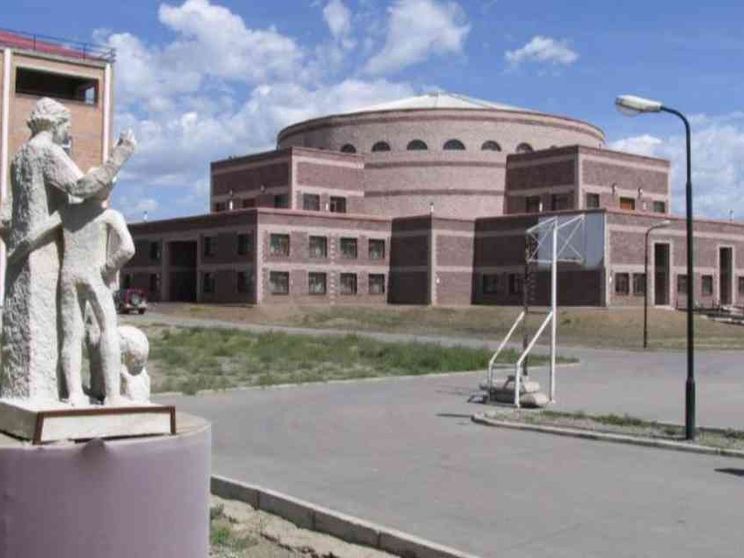 Il Papa parte per la Mongolia, «visiterà una Chiesa nascente»