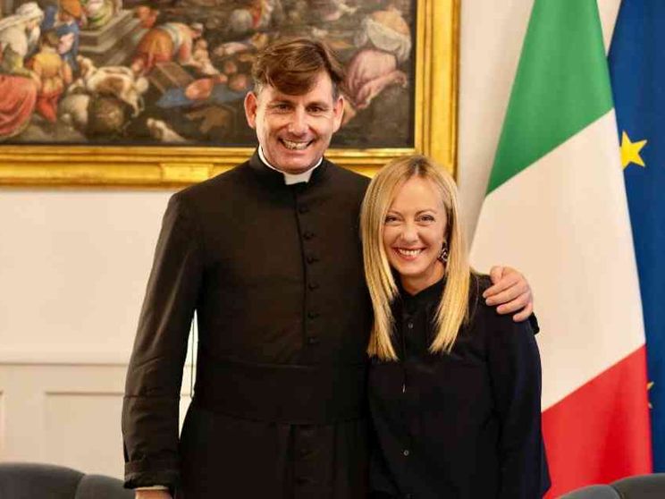 Don Coluccia: ho paura, ma vado avanti. La premier promette sostegno