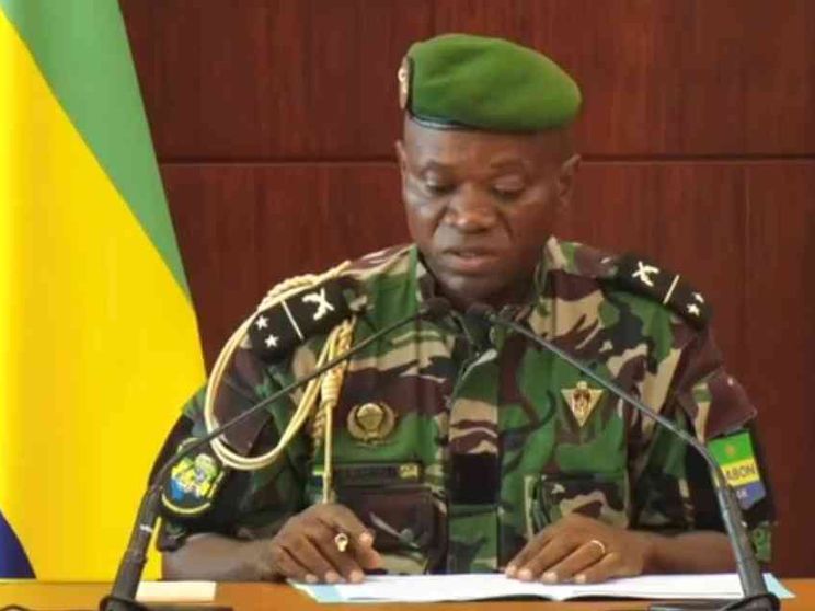 Il golpisti in Gabon hanno fretta: riaperti tutti i confini