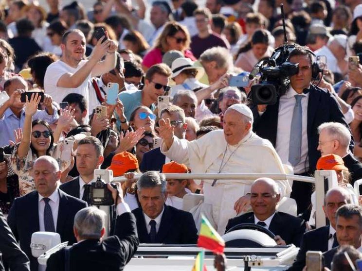 Il Papa: allargare i confini del nostro sguardo