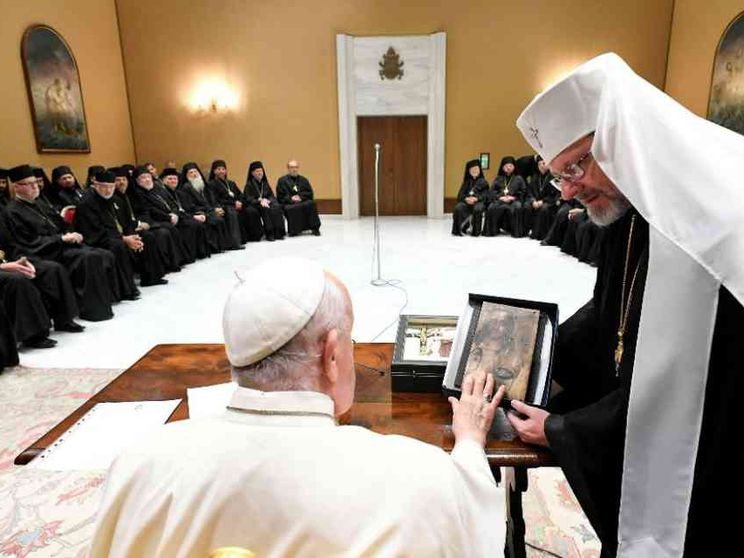 Il Papa: io sono con il popolo ucraino. Accanto ai bambini senza più sorriso
