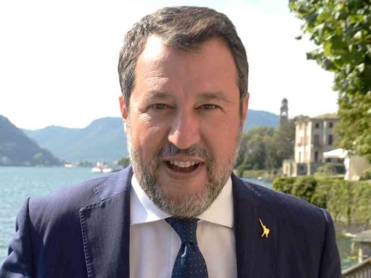 Salvini: «Se un 14enne uccide deve pagare come un 50enne»