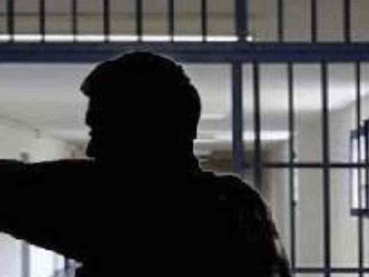 A 14 anni sterminò la famiglia: 18enne condannato all'ergastolo