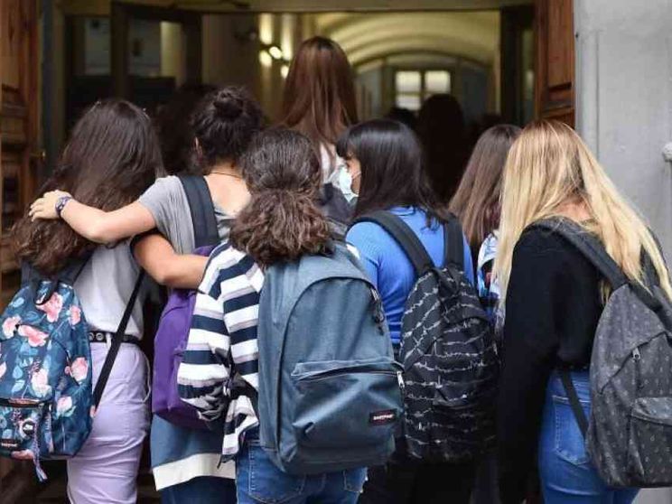 Ritorno a scuola per 7 milioni di studenti (con l’ombra del Covid)