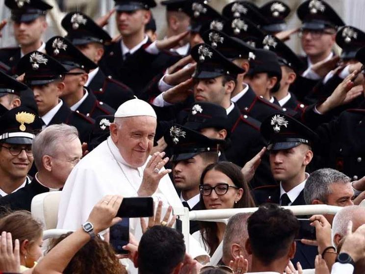 Il Papa: il sacrificio di D'Acquisto esempio per l'azione dei carabinieri