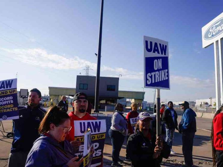 Sciopero delle auto: perché rischia il posto anche chi non protesta