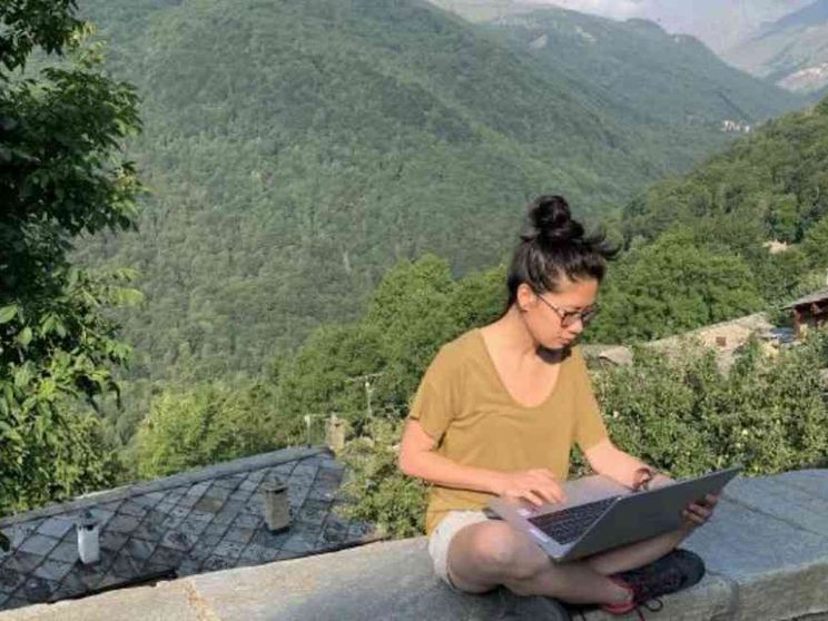 L’Italia dei giovani “nomadi digitali”: «Ripopoliamo i borghi. Da remoto»