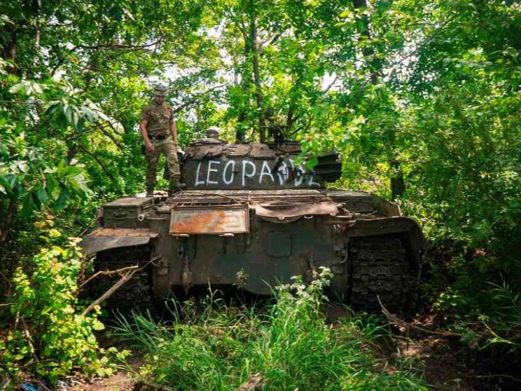 La Polonia compra armi con i fondi Ue, ma a Kiev invia i carri sovietici