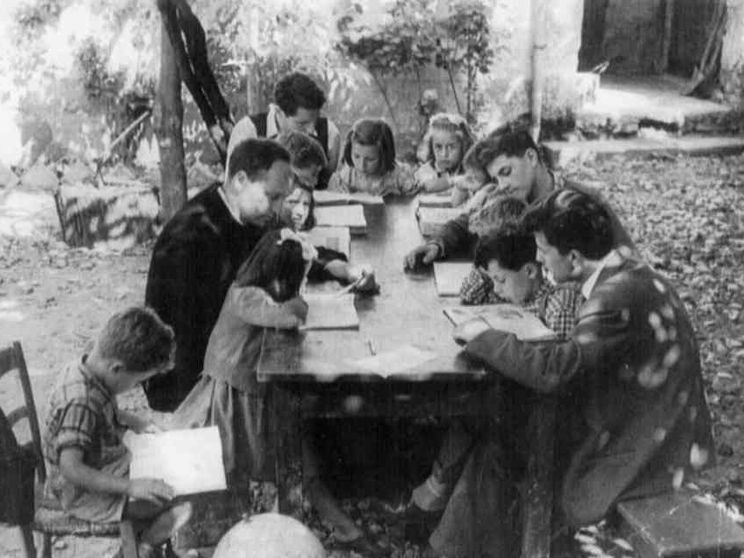 Don Lorenzo Milani, una conversione «sulla via della bellezza»