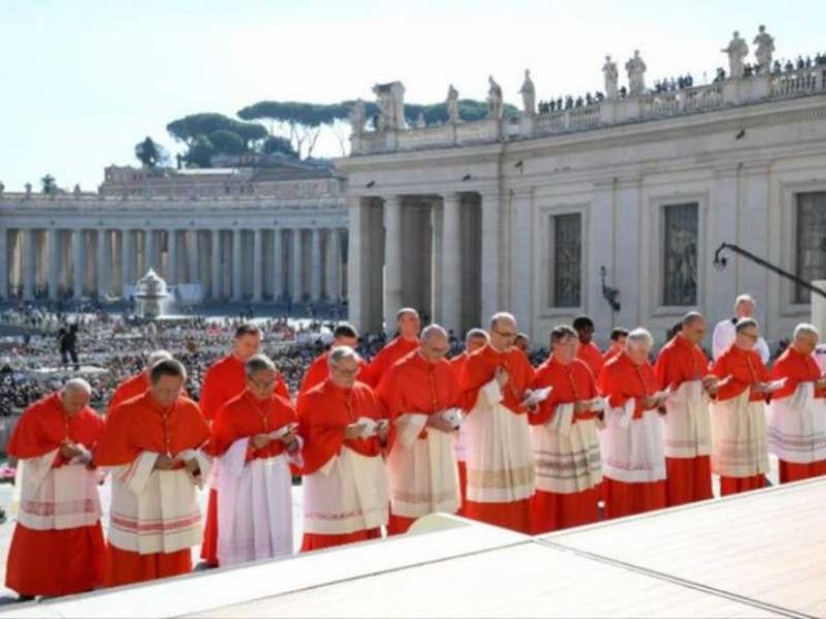 Il Papa: «Il Collegio cardinalizio sia come un'orchestra sinfonica»