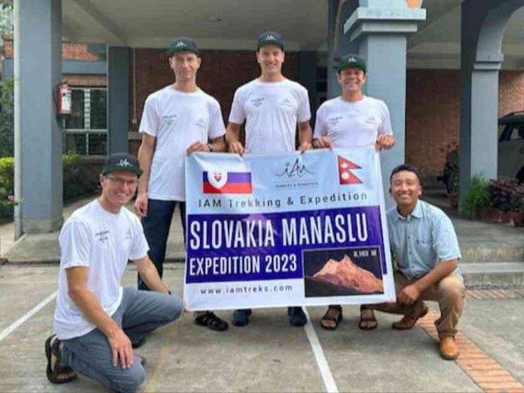 Due sacerdoti per la prima volta in cima a un ottomila