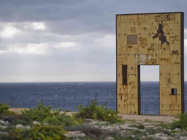 Lampedusa 10 anni dopo: «Basta morti invisibili»
