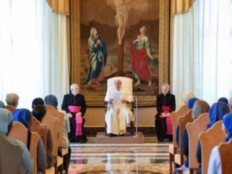 Il Papa: il mondo è inquinato dall'apparire