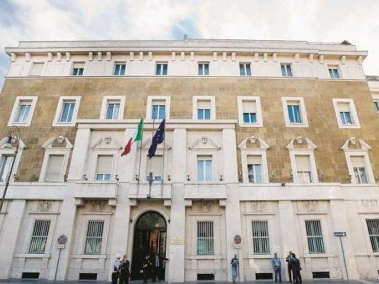 Il Csm si schiera con la giudice di Catania. Meloni: «Nessuno scontro»
