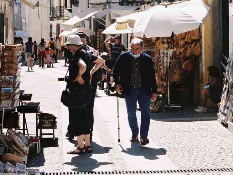 Il Portogallo dice addio ai pensionati stranieri: stop agevolazioni fiscali