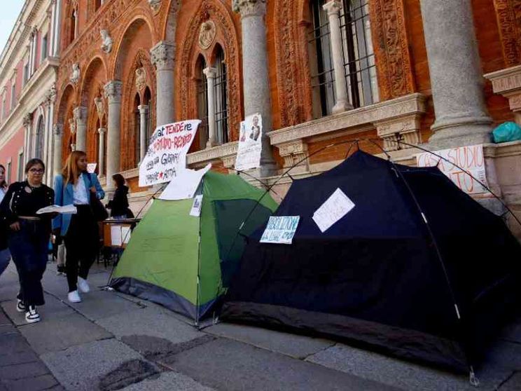 Case a 250 euro agli universitari di Milano. Le affitta la parrocchia