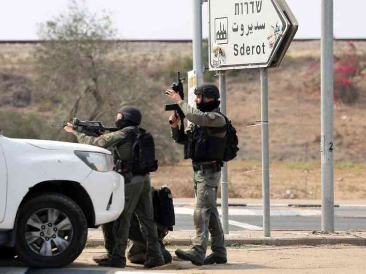 «Mio zio, caduto del Kippur. Ora sono qui, barricata in casa»