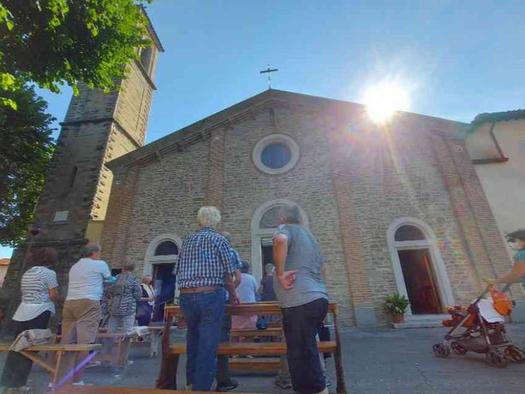 Manca il prete che dice Messa? «Ecco le nostre liturgie con diaconi e laici»