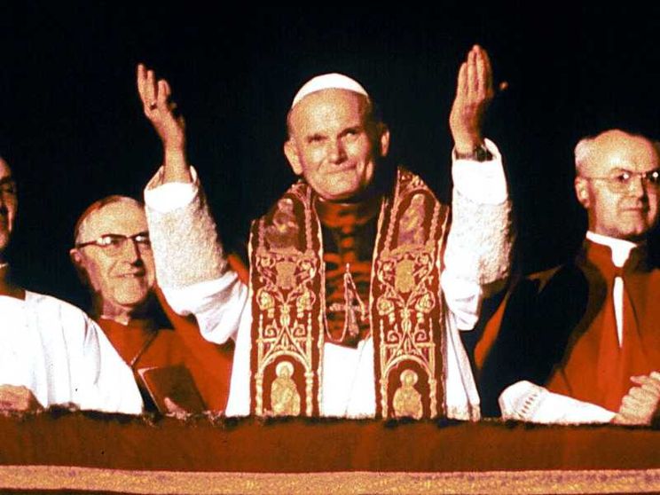 L'elezione 45 anni fa. Card. Re: "Uomo di Dio e di preghiera"